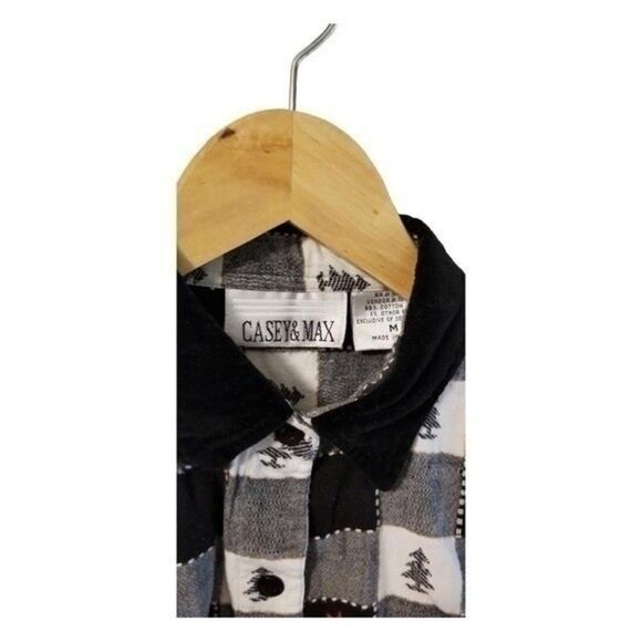 Casey & Max Holiday Button Down Shirt Medium  5 0075 - Picture 5 of 6